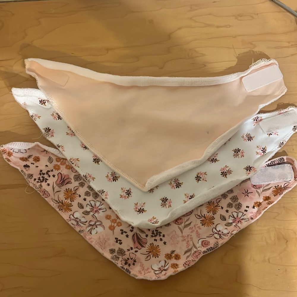 Girl baby Bibs 💓